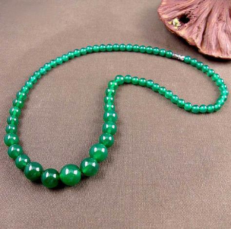 Natural Icy Green Chalcedony Graduated Tapered Necklace, Unisex Mom Jewelry